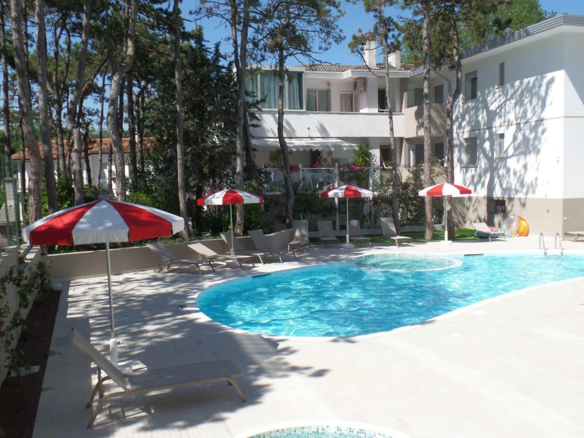 Residence Melograno Бибионе Экстерьер фото